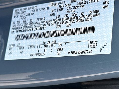Certified 2025 Ford Escape Platinum w/ Premium Technology Package FWD image 32