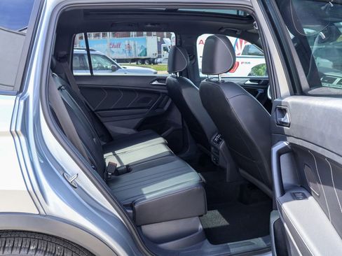 Used 2023 Volkswagen Tiguan SE R-Line image 13