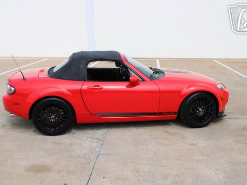 Used 2006 MAZDA MX-5 Miata Sport RWD image 14