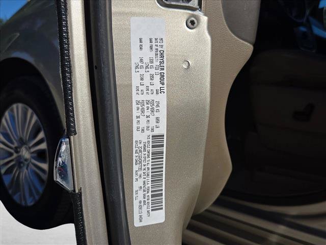 Used 2013 Chrysler Town & Country Limited w/ Luxury Group FWD image 26