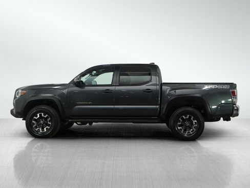 Used 2020 Toyota Tacoma TRD Off-Road image 2
