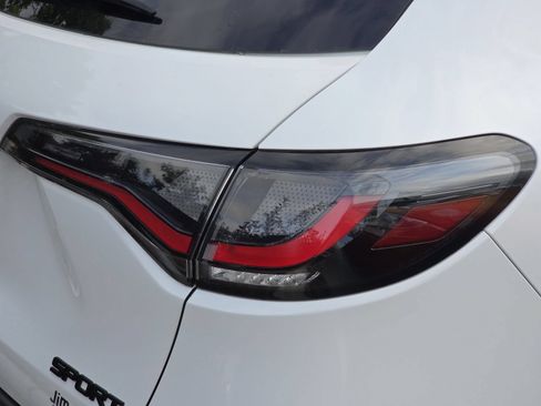 Certified 2024 Honda HR-V Sport image 9