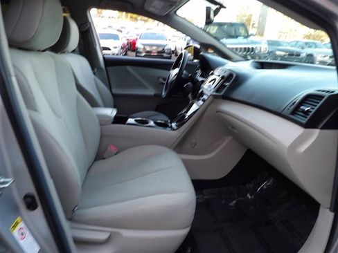 Used 2012 Toyota Venza AWD image 15