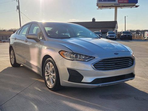 Used 2019 Ford Fusion SE FWD image 8
