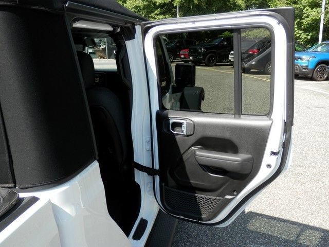 Used 2024 Jeep Gladiator Rubicon AWD/4WD image 34