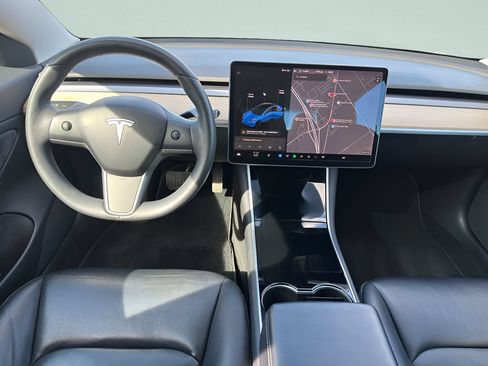 Used 2019 Tesla Model 3 RWD image 11