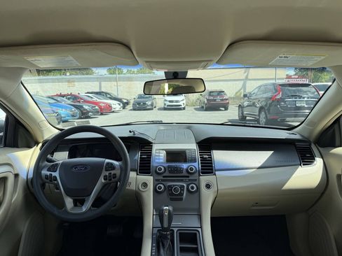 Used 2014 Ford Taurus SE FWD image 13