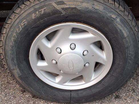 Used 2008 Ford E-250 and Econoline 250 RWD image 7