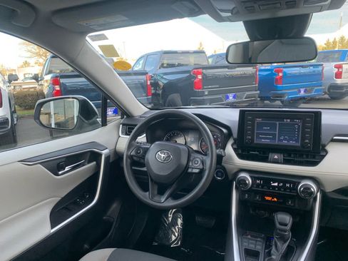 Used 2019 Toyota RAV4 XLE image 37