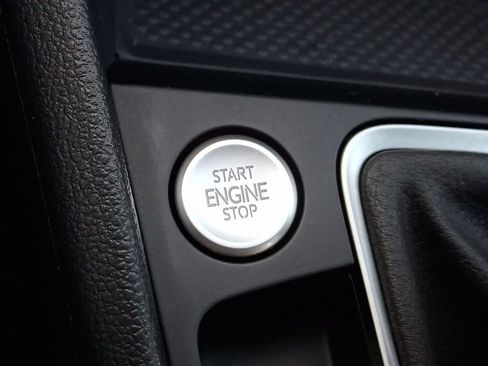 Certified 2025 Volkswagen Jetta SEL image 23