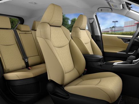 Used 2025 Toyota RAV4 XLE image 21