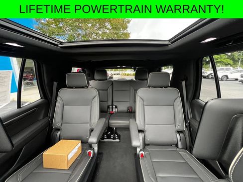 Used 2025 Chevrolet Tahoe Premier AWD/4WD image 21