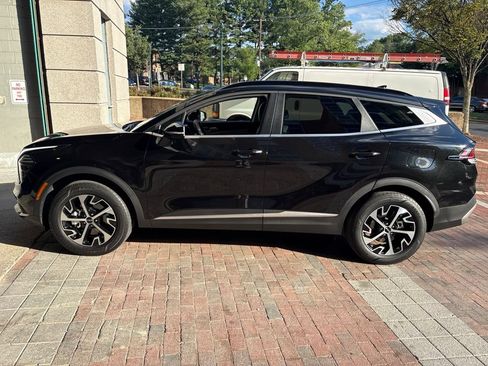 Certified 2025 Kia Sportage EX w/ EX Premium Package AWD/4WD image 6