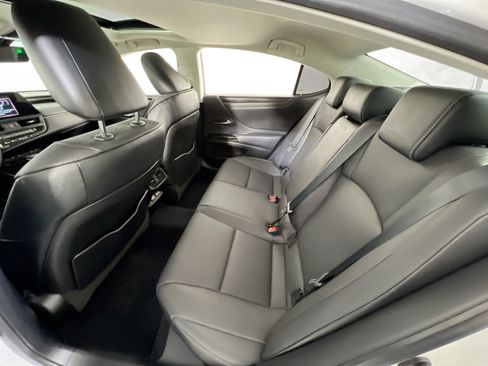 Used 2022 Lexus ES 350 w/ Premium Package image 24