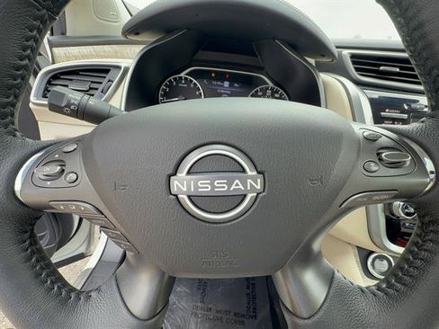 Used 2024 Nissan Murano SL AWD/4WD image 11