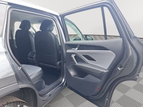 New 2025 Volkswagen Tiguan SE FWD image 15