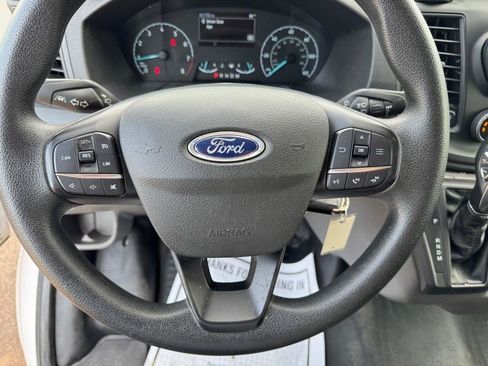 Used 2022 Ford Transit 250 Low Roof AWD image 31