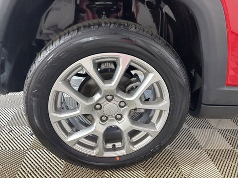 Used 2023 Jeep Compass Latitude image 27