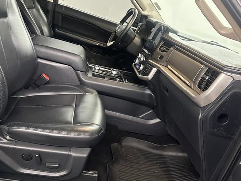 Used 2022 Ford Expedition XLT AWD/4WD image 40