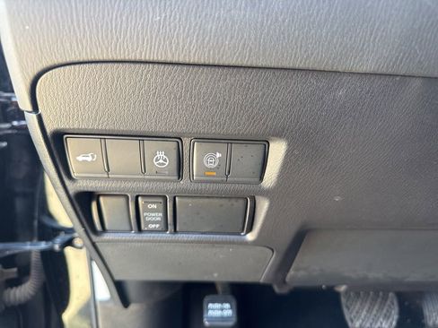 Certified 2023 Nissan Armada SL w/ Captain's Chairs Package image 19