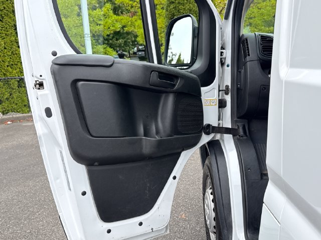 Used 2025 RAM ProMaster 2500 w/ Convenience Group FWD image 17