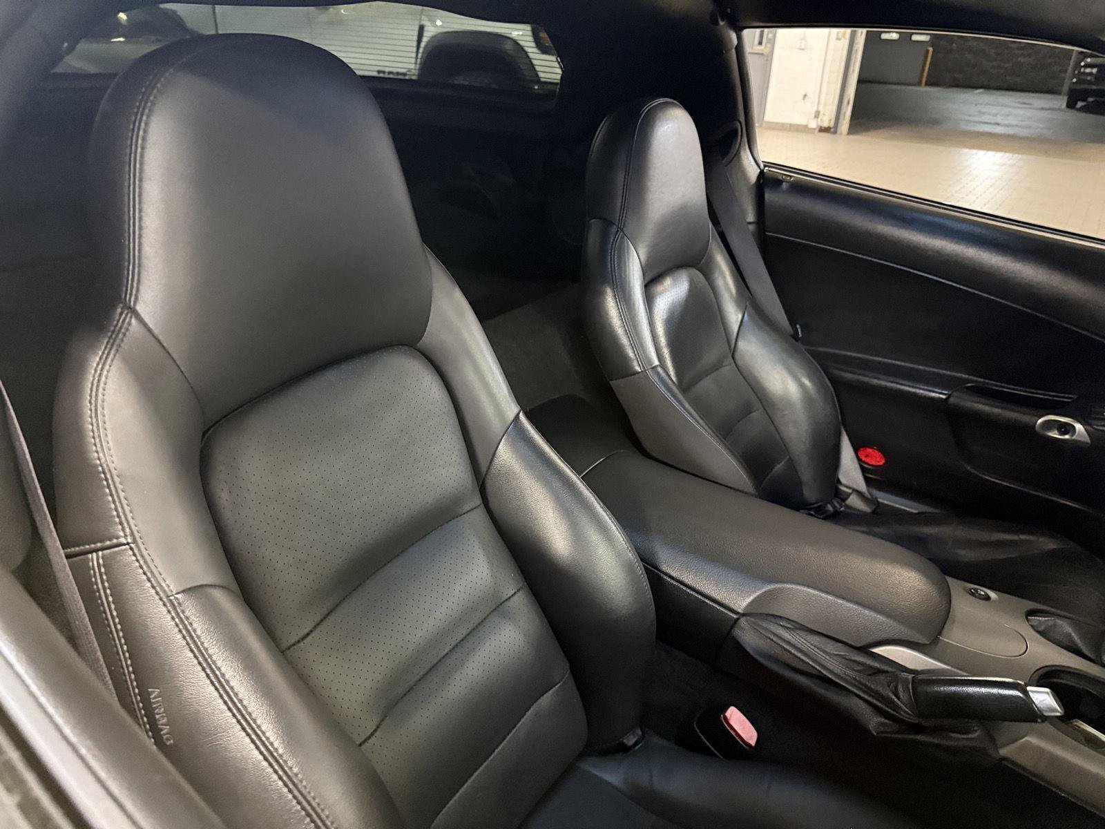 Used 2007 Chevrolet Corvette Coupe w/ Preferred Equipment Group RWD image 16