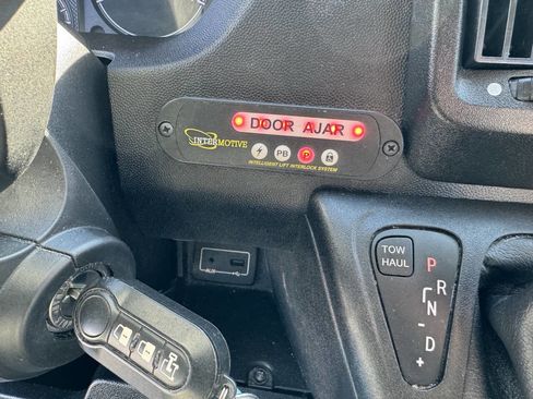 Used 2020 RAM ProMaster 2500 w/ Interior Convenience Group image 7