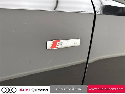 Certified 2022 Audi Q3 2.0T Premium Plus w/ Premium Plus Package image 9