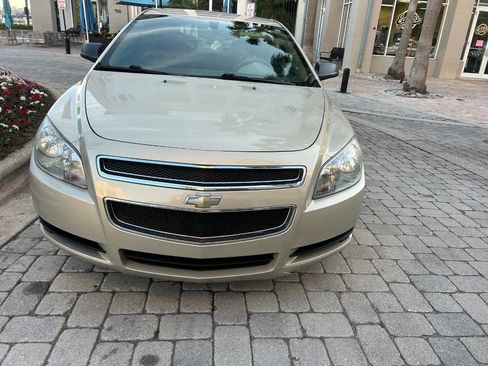 Used 2010 Chevrolet Malibu LS image 2