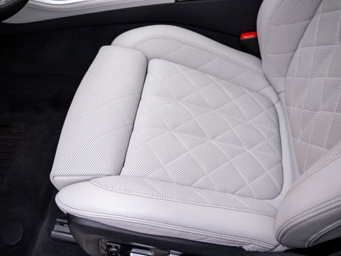 Used 2023 BMW X5 M50i w/ Climate Comfort Package image 15