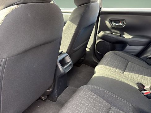 Used 2023 Honda HR-V LX image 14