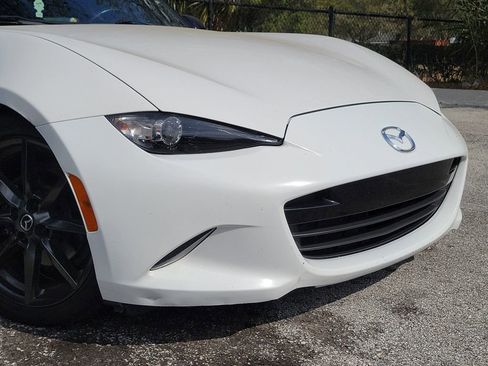 Used 2017 MAZDA MX-5 Miata Club image 9