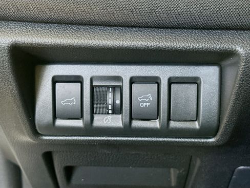 Used 2025 Subaru Outback Premium AWD/4WD image 16