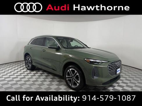 Certified 2025 Audi Q5 Premium w/ Convenience Package AWD/4WD image 1