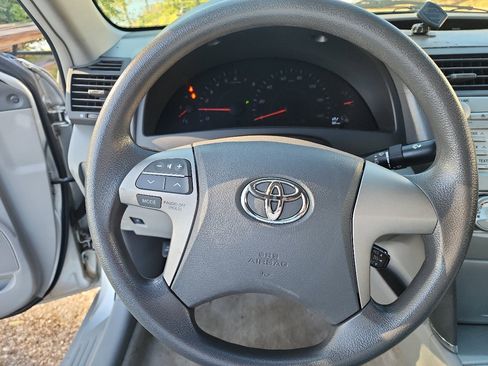 Used 2010 Toyota Camry SE image 17
