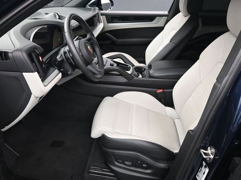 New 2025 Porsche Cayenne S AWD/4WD image 6