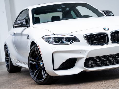 Used 2018 BMW M2 w/ Executive Package RWD image 2