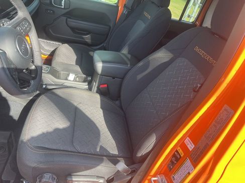 Used 2025 Jeep Gladiator Mojave w/ Safety Group image 36