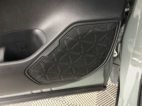 Used 2020 Toyota RAV4 XLE Premium FWD image 27