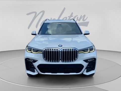 Used 2022 BMW X7 xDrive40i w/ M Sport Package AWD/4WD image 3