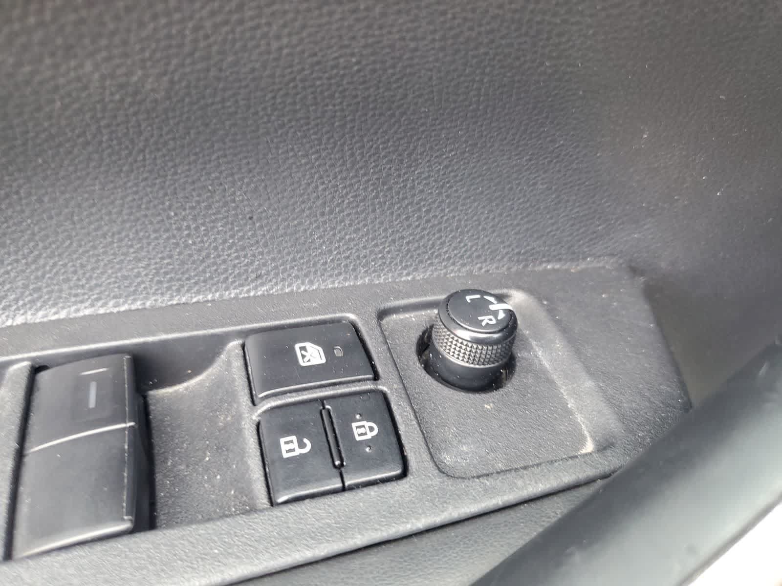 Used 2025 Toyota Corolla SE FWD image 25