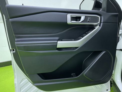 Used 2022 Ford Explorer XLT w/ Class IV Trailer Tow Package image 16