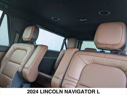 Used 2024 Lincoln Navigator L Reserve image 23