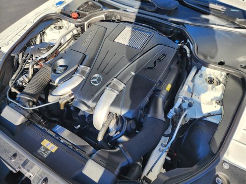 Used 2016 Mercedes-Benz SL 550 w/ Driver Assistance Package image 10