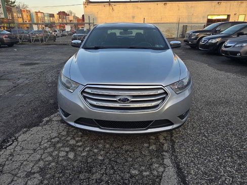 Used 2013 Ford Taurus Limited image 4