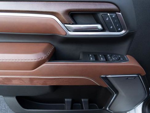 Used 2025 GMC Sierra 2500 Denali Ultimate image 16