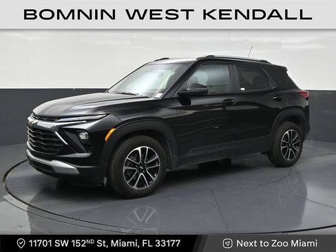 Used 2025 Chevrolet TrailBlazer LT w/ Driver Confidence Package FWD image 1