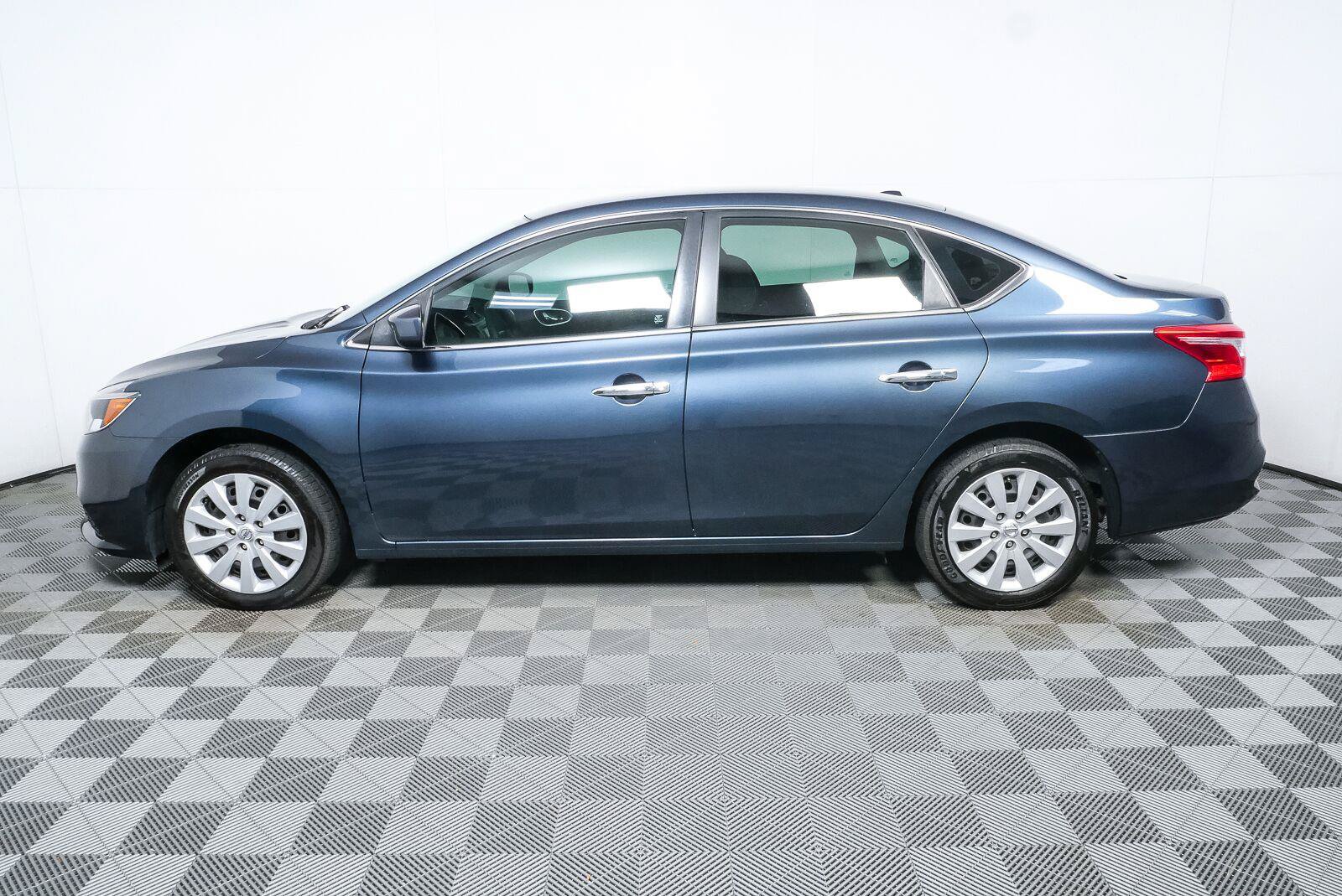 Used 2017 Nissan Sentra SV FWD image 26