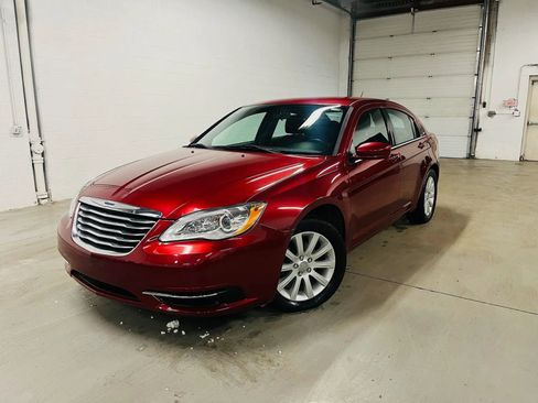 Used 2014 Chrysler 200 Touring image 1