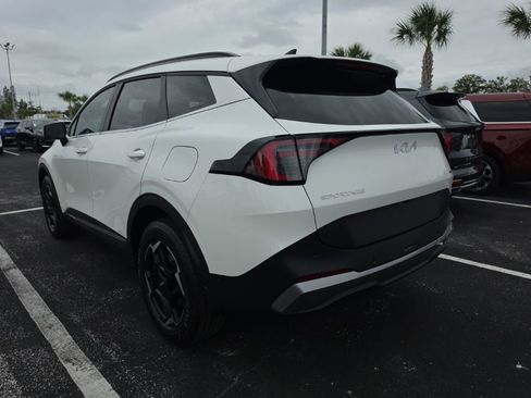 Certified 2026 Kia Sportage EX w/ EX Panoramic Sunroof Package AWD/4WD image 11